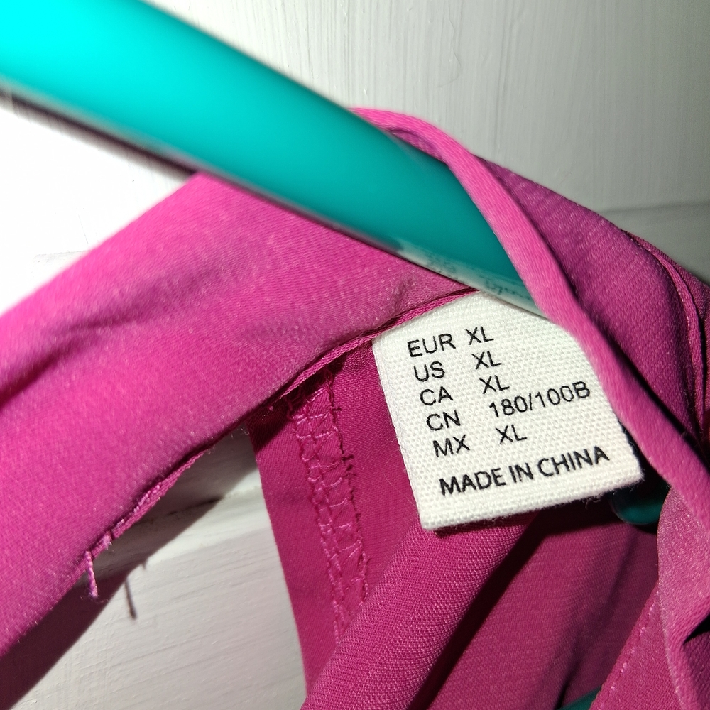 Chic Women's V-neck Blouse in Vibrant Pink - Picture 3 of 6